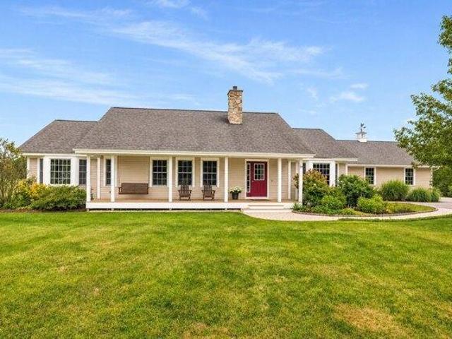 3 bedroom, Stratham NH 03885 105560010