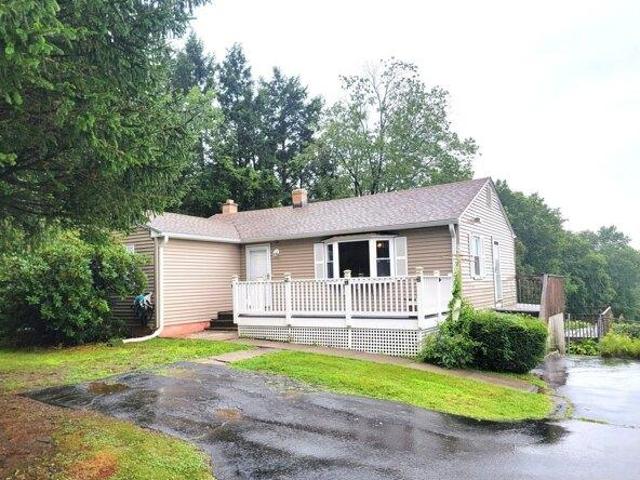 3 bedroom, Suffield CT 06078 105533818
