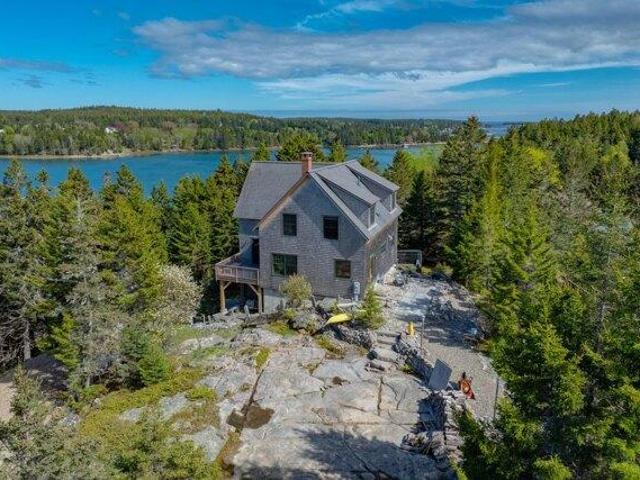 3 bedroom, Swans Island ME 04685 105873398