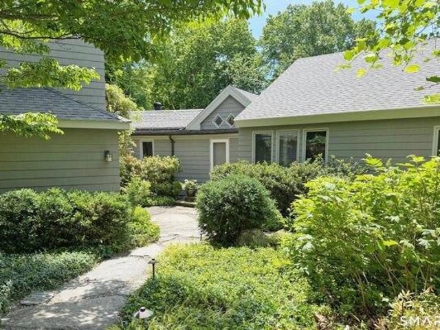 3 bedroom, Portland CT 06480 104833150