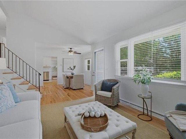 3 bedroom, Portsmouth RI 02871 105476418