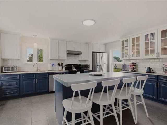 3 bedroom, Portsmouth RI 02871 105560642