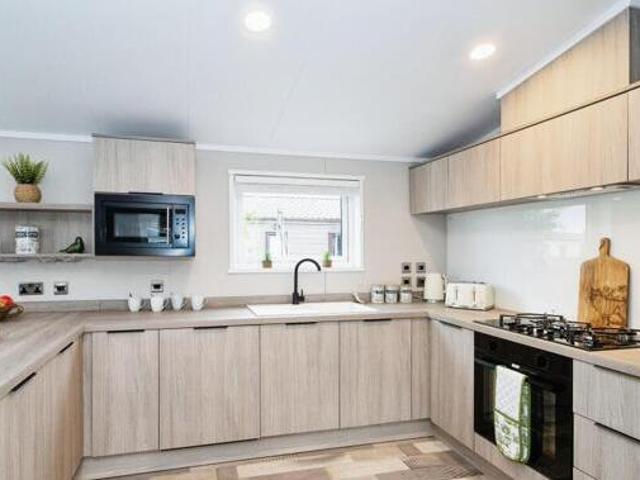 3 Bedroom Park Home For Sale In Vinnetrow Road, Chichester