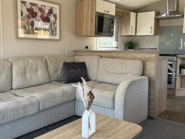 3 bedroom park home to rent