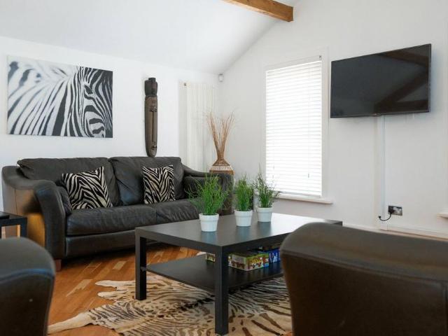 3 bedroom park home to rent