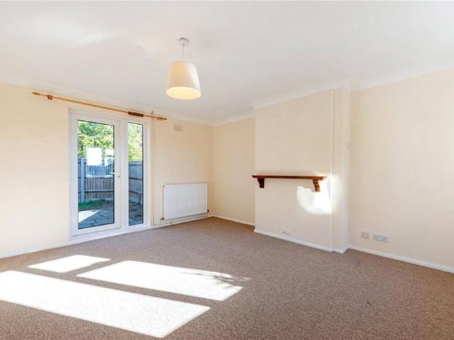 3 bedroom parking to rent
