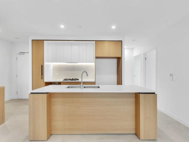 3 Bedroom Pet Friendly Apartment l Close to PA Hospital l Pool & Gym, and reserved parking