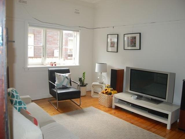 3 bedroom Pet friendly Home. Hurry this will not last! Fantastic Value!