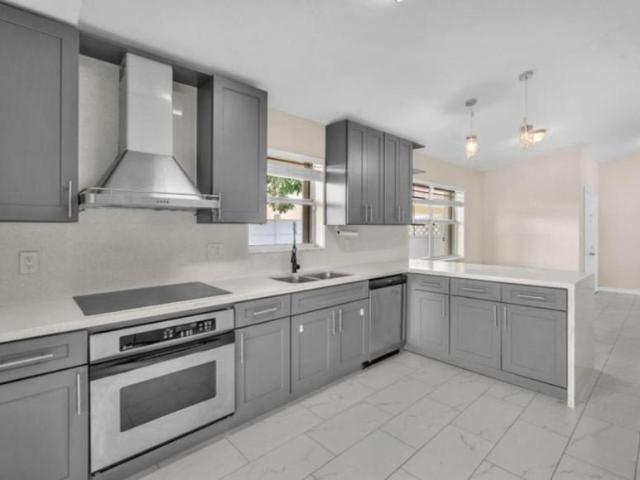 3 bedroom, Pembroke Pines FL 33025 106217616