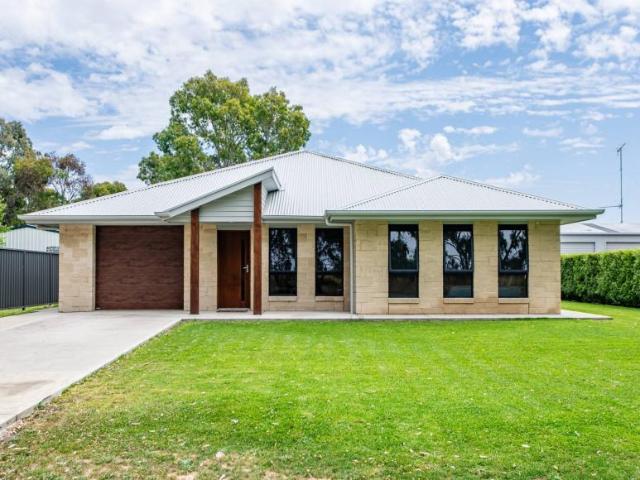 3 Bedroom House Penola SA 101909299