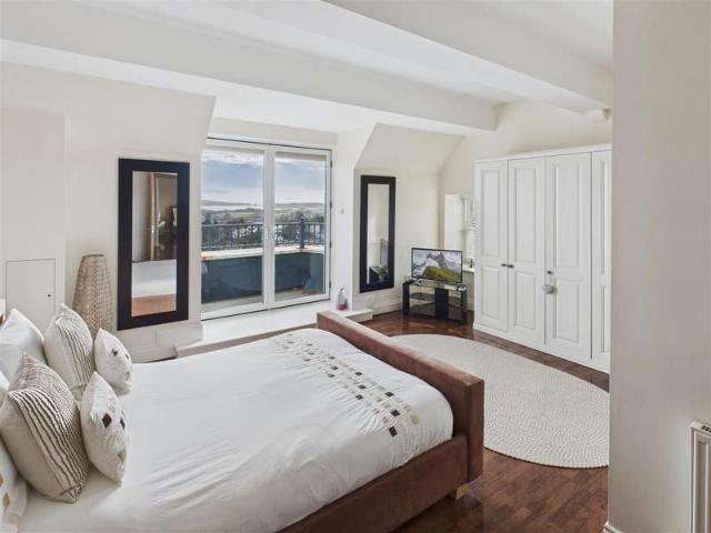 3 Bedroom Penthouse Flat