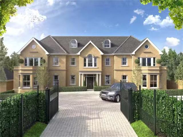 3 bedroom penthouse for rent in Camlet Way, Hadley Wood, Hertf.
