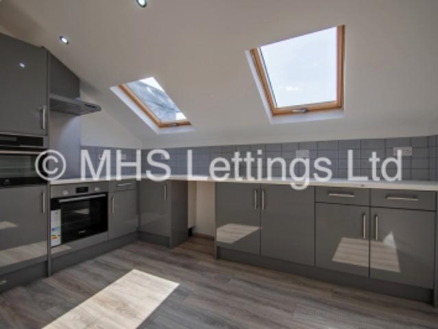 3 Bedroom Penthouse for rent in Raincliffe Street, LS9 from £433.00pcm each | MHS Lettings