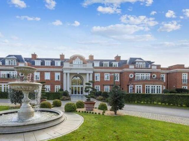 3 Bedroom Penthouse For Sale In Cobham, Surrey