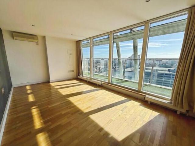 3 bedroom penthouse for sale in The Quays, Salford, M50
