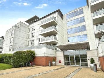 3 bedroom Penthouse To Let