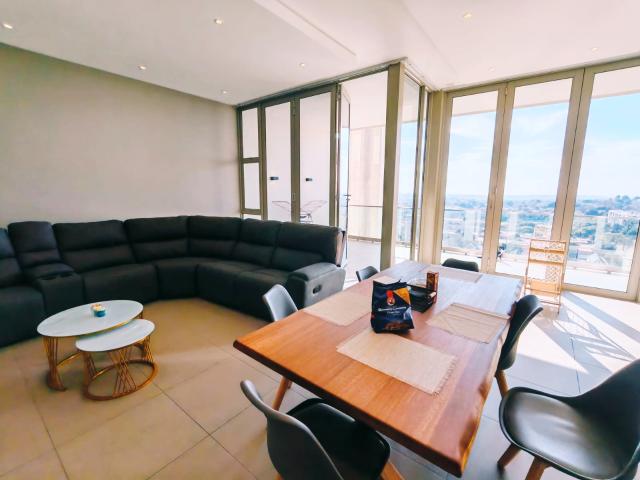 3 Bedroom Penthouse To Let in Rosebank
