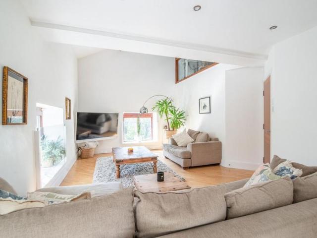 3 bedroom penthouse to rent
