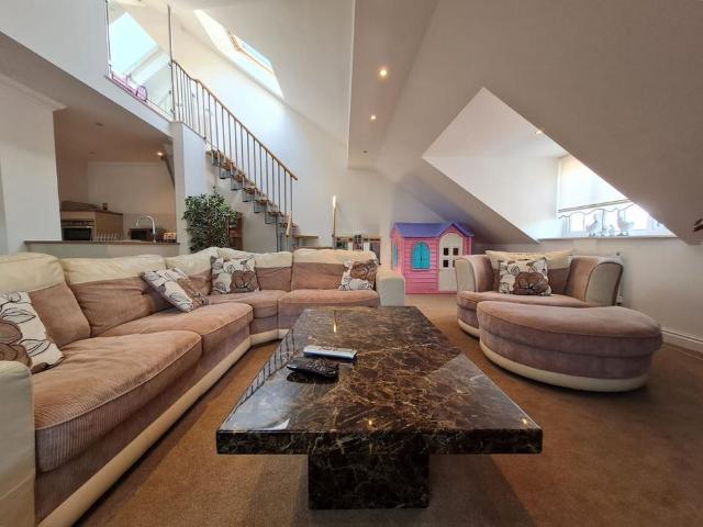 3 bedroom penthouse to rent
