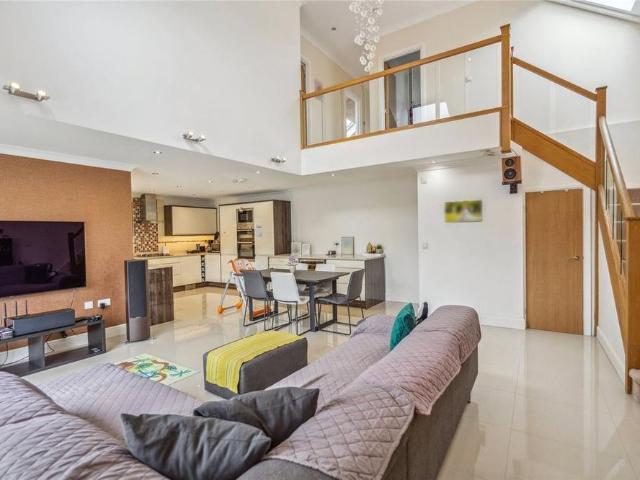 3 bedroom penthouse to rent