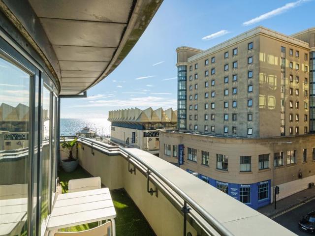 3 bedroom penthouse to rent