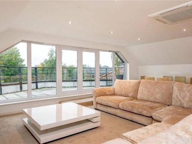 3 bedroom penthouse to rent