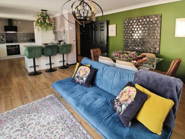 3 bedroom penthouse to rent