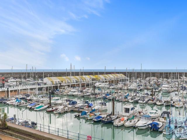 3 bedroom penthouse to rent