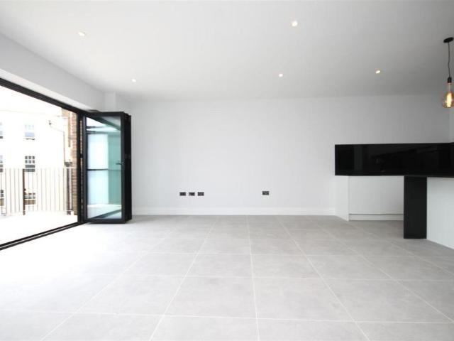 3 bedroom penthouse to rent
