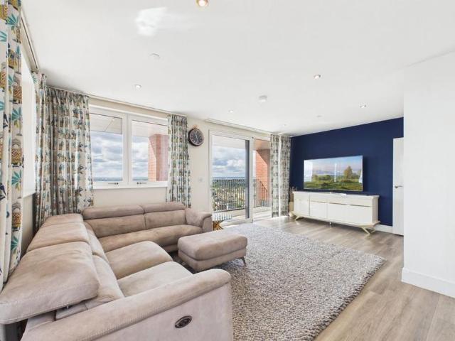 3 bedroom penthouse to rent
