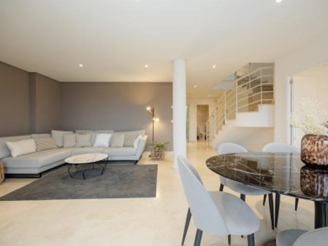 3 bedroom penthouse with sea views in Nueva Andalucia, Marbella