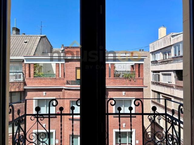 3 bedroom penthouse with TERRACE on Calle Lagasca