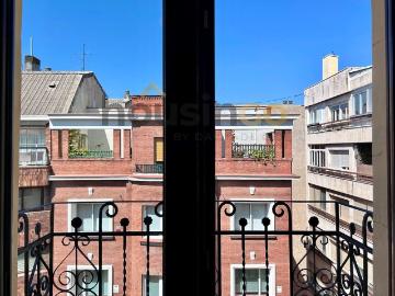 3 bedroom penthouse with TERRACE on Calle Lagasca