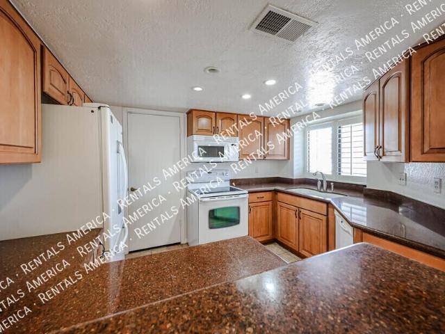 3 bedroom, Phoenix AZ 85050 LS102485333