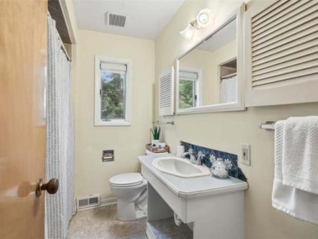 3 bedroom, Pittsburgh PA 15241 105921773