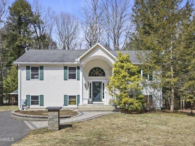 3 bedroom, Pittsfield MA 01201 104543198