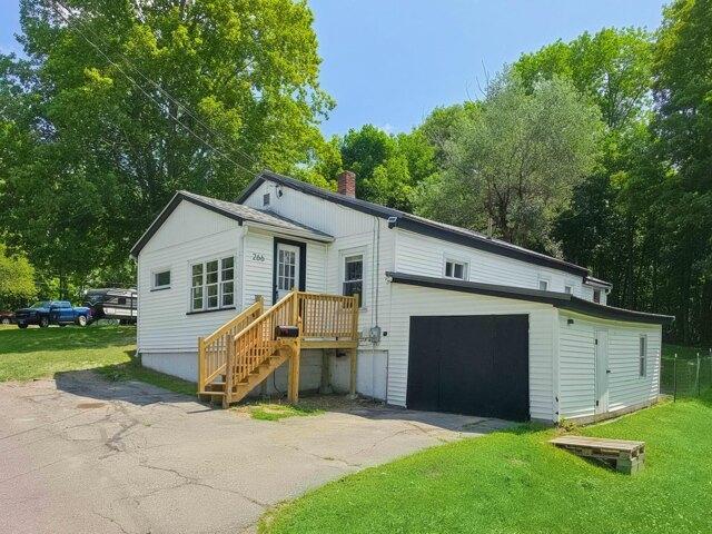 3 bedroom, Pittsfield ME 04967 105680917
