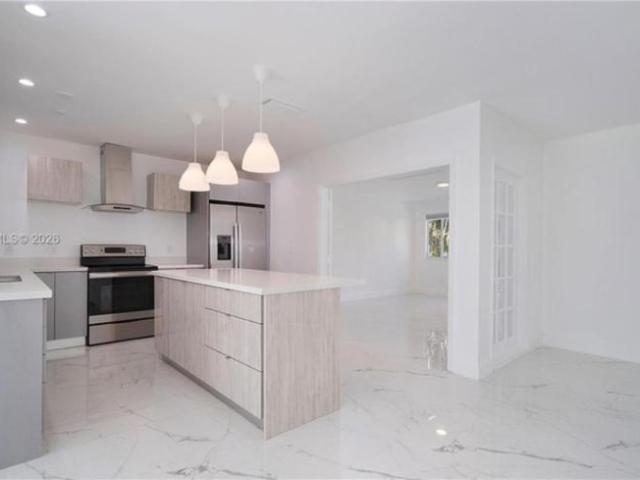 3 bedroom, Pinecrest FL 33156 106244324