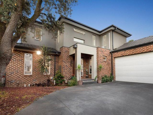3 Bedroom Plus Study Townhouse in Convenient Location!