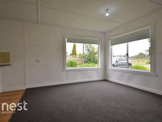 3 bedroom plus sunroom home in a quiet part of Triabunna