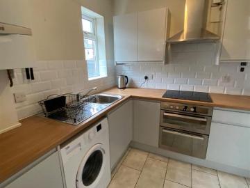 3 bedroom private halls to rent