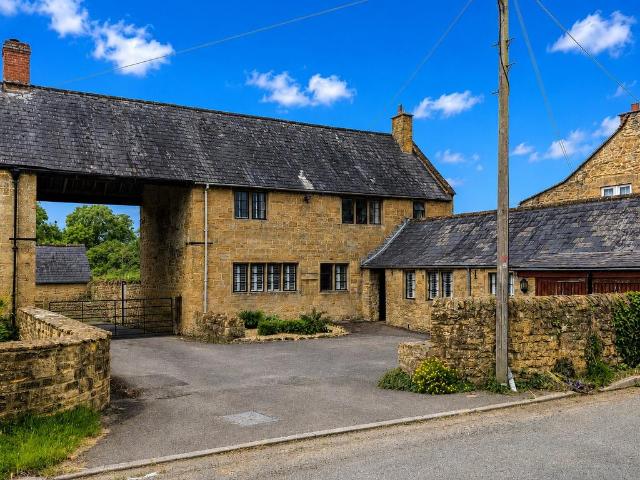 3 bedroom property for sale