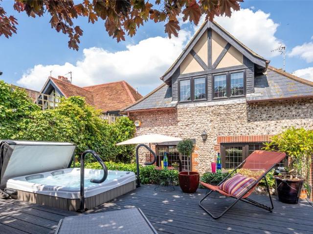 3 bedroom property for sale