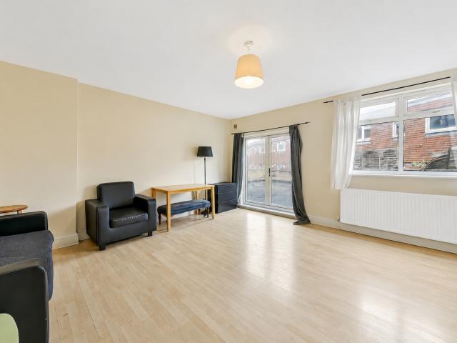 3 bedroom property in 158 Weedington Road, London, NW5 £2,900 pcm | Chestertons