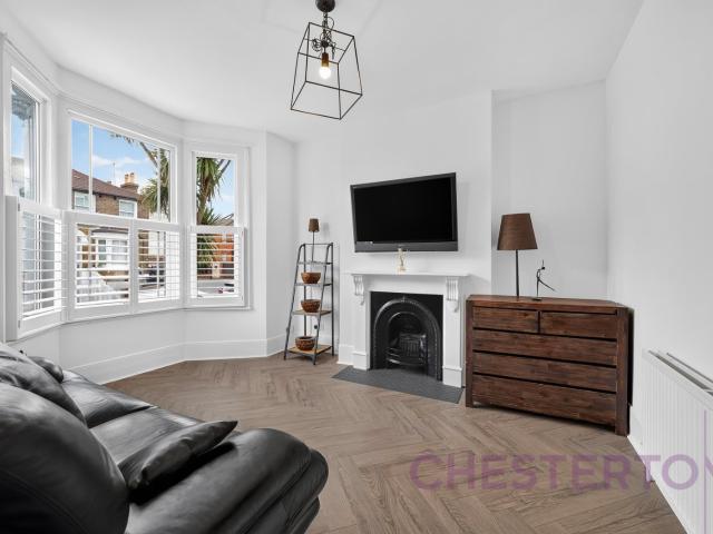 3 bedroom property in Combedale Road, London, SE10 £3,250 pcm | Chestertons