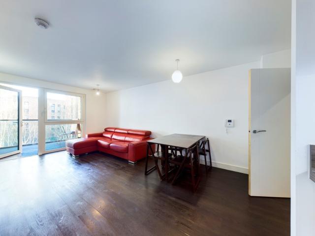 3 bedroom property in Copenhagen Court, Pell Street, London, SE8 £3,250 pcm | Chestertons