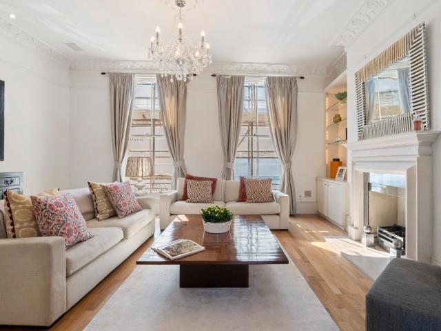 3 bedroom property in Abingdon Road, London, W8 £8,666 pcm | Chestertons