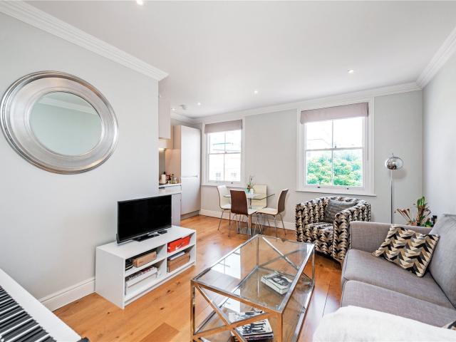 3 bedroom property in Benwell Road, London, N7 £4,000 pcm | Chestertons