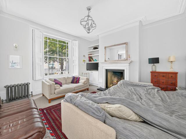 3 bedroom property in Gladstone Street, London, SE1 £5,800 pcm | Chestertons