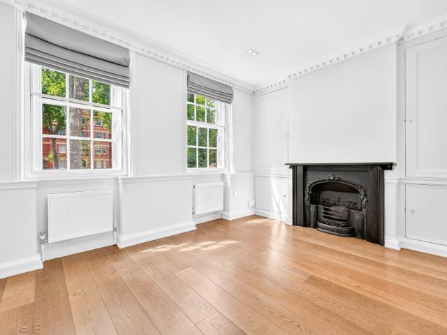 3 bedroom property in Kennington Road, London, SE11 £5,000 pcm | Chestertons
